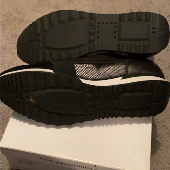 Black Steve Madden - Picture 2 of 6